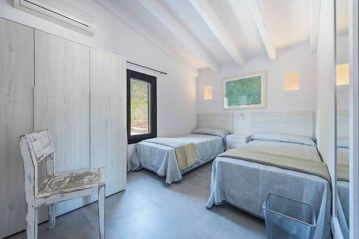 Renovated Villa with Pool and Garden, 900 mts from Pollensa Town in Torrent de la Vall d'en Marc, Pollença