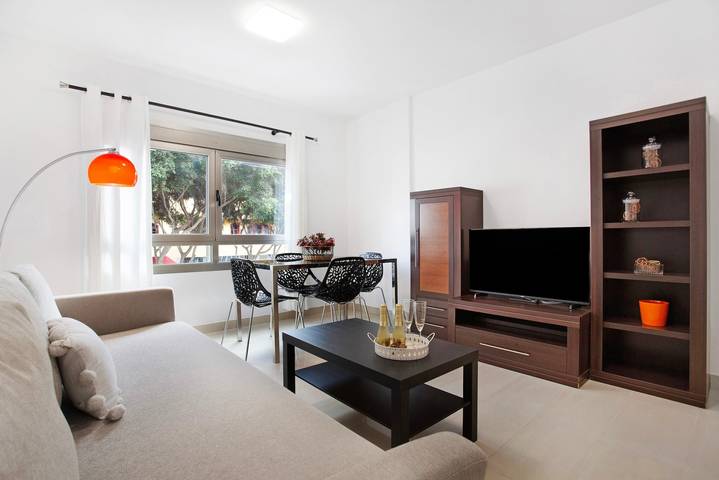 Entire apartment, Vacation Apartment 'Puerto Playa 2' with Private Terrace in Playa Chica, Puerto del Rosario