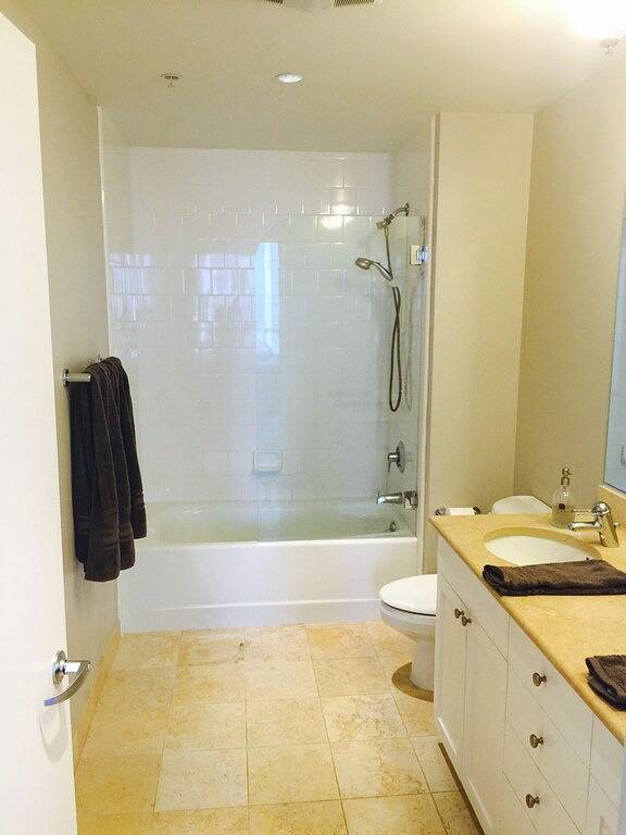 Apartment for 4 people, with hot tub and balcony as well as pool in San Francisco