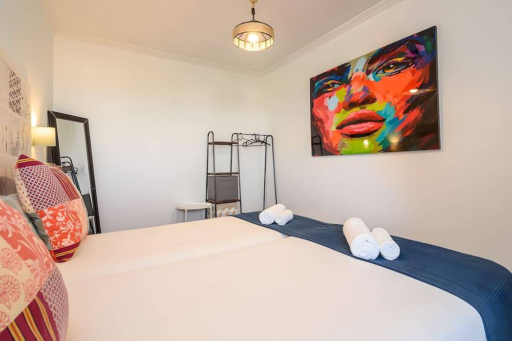 Entire apartment, Apartment 'O Faro Apartamentos' with Sea View, Balcony and Air Conditioning in Ribadeo, Rías Altas