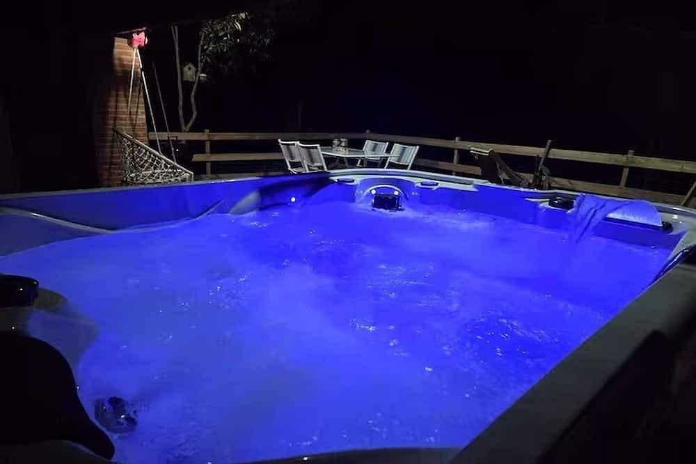 Entire apartment, Lou Pichoun - Private Jacuzzi & Vineyards in Gaillac, Albi region