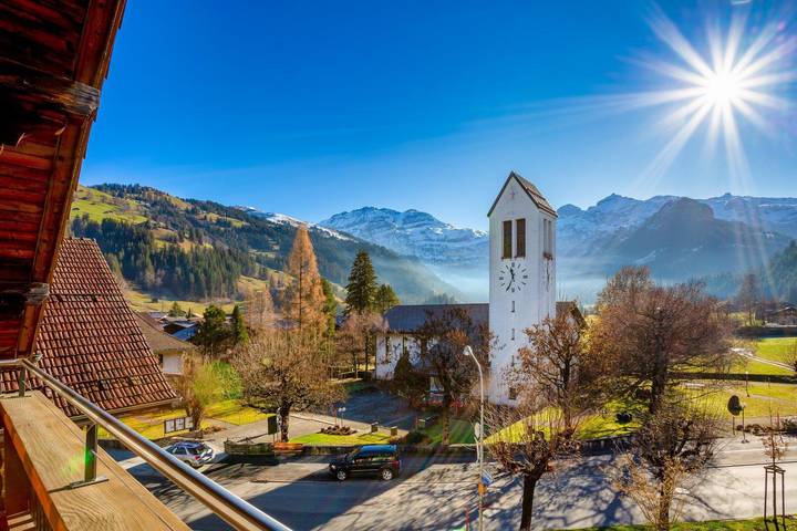 Ganze Ferienwohnung, Ferienwohnung für 4 Personen mit Balkon in Lenk im Simmental, Lenk