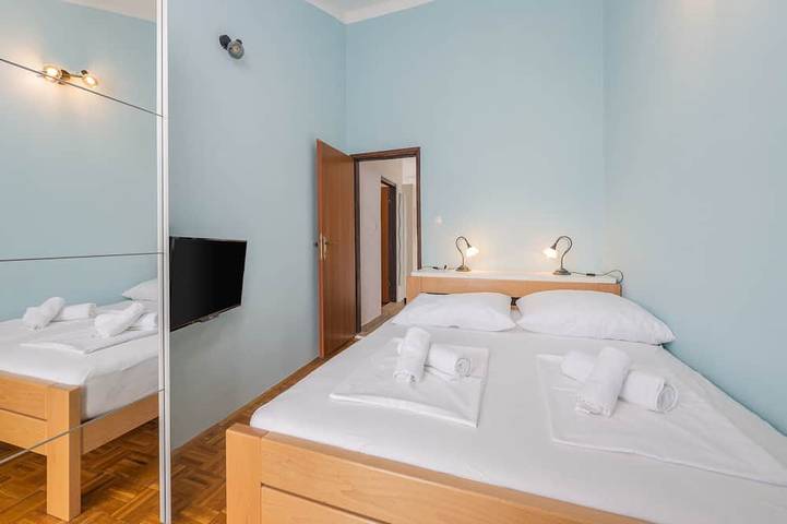 Grandiose panoramic view, holiday home with above ground pool in Plomin, Ostküste Istrien