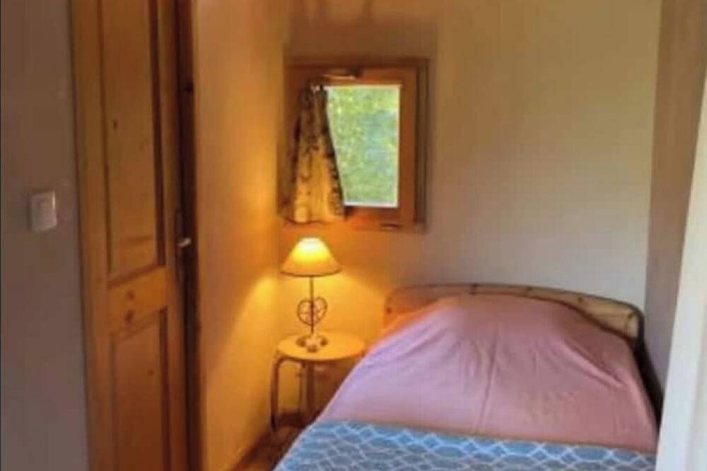 Charmant chalet en bois dans un endroit calme in Aix-les-Bains, Région de Chambéry