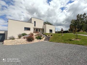 Gîte pour 4 personnes, avec jardin et terrasse à Ballan-Miré