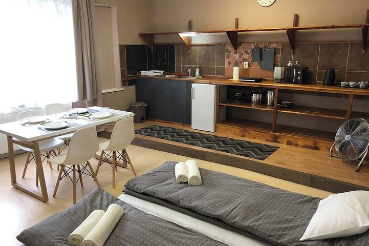 Ganze Wohnung, Spacious, family-friendlyapartmelt in the city center with secure parking lot! in Szeged, Kleingebiet Szegedin