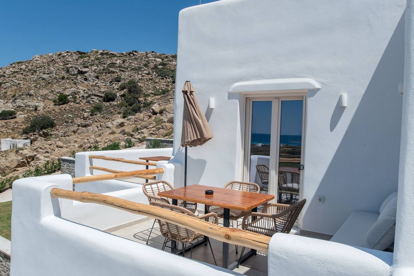 Apartamento Num Hotel 'Naxos Earth Suites Quadruplo' com Vista Mar e Ar Condicionado in Naxos