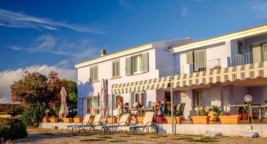 Maison d’hôte pour 3 personnes, avec vue et jardin à Magomadas