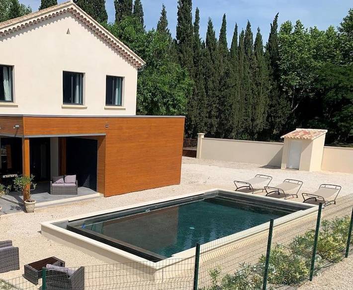 Villa voor 10 personen, with Whirlpool and Terras as well as Tuin and Zwembad in Orange