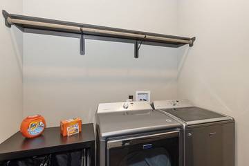 Glamping for 10 Guests in Moonridge, Big Bear Lake, Picture 2