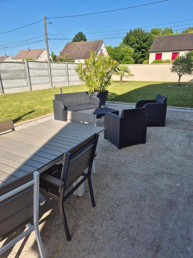Appartement entier, One-Bedroom Apartment in Venouse, Région d'Auxerre