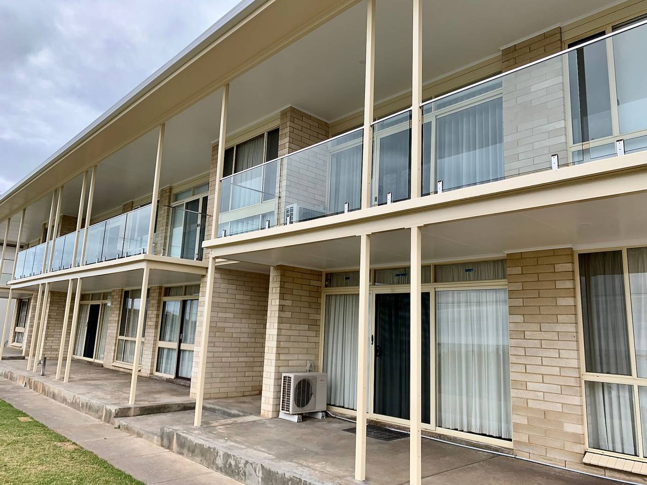 Entire apartment, 'The Dolphins 7' - 'A View To Remember' in Port Elliot, South Australia