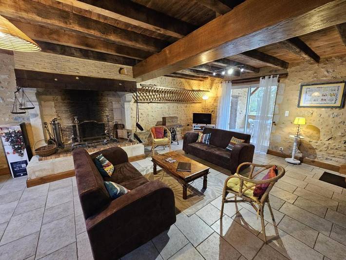 Location de vacances pour 8 personnes, avec jardin à Lusignan - 2
