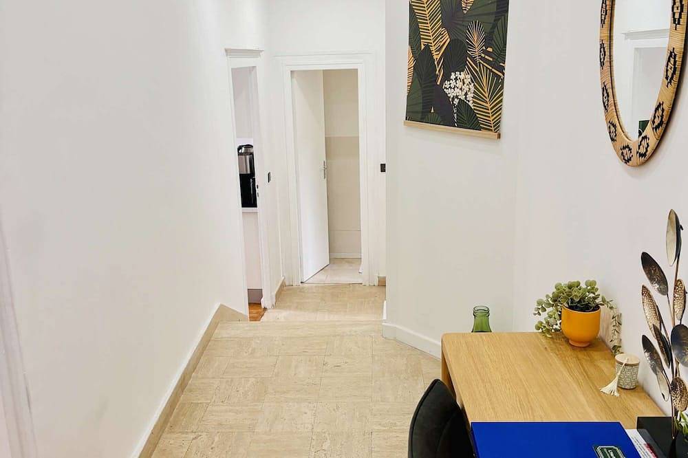 Entire apartment, Xxxxxxxxxxxxxxxxxxxxxxxxxxxxxxxxxxxxxxxxxxxxx in Gien, Montargis region