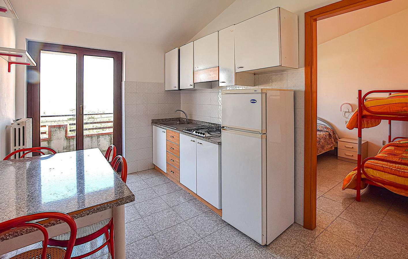 Appartement de vacances entier, Appartement avec vue sur la mer, piscine, cuisine et parking - à 2 km de la plage in Briatico, Province de Vibo Valentia