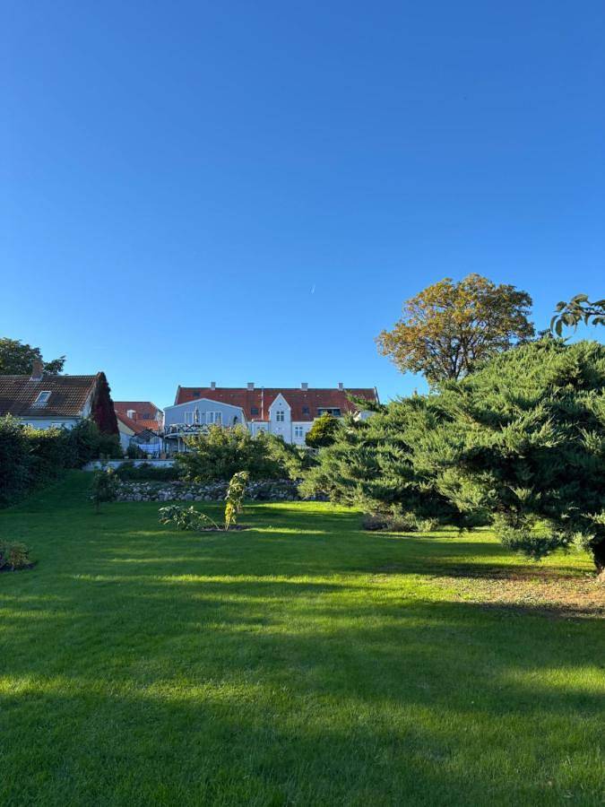 Ferienwohnung für 2 Personen, mit Terrasse und Garten sowie Ausblick in Stege