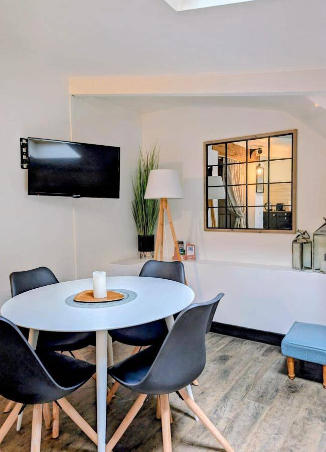 Appartement entier, Le Petit Hameau de Chantilly - Studio 4 pers Chic et Charme au Coeur de Chantilly - Classé 3 étoiles in Chantilly, Oise