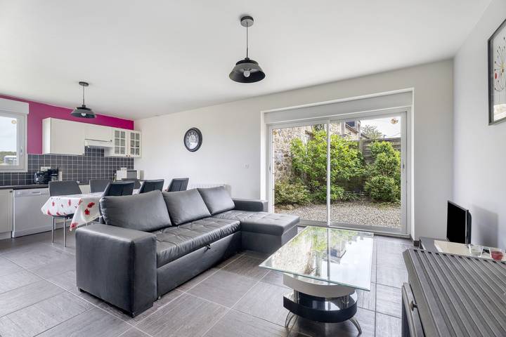 Gîtes des Lacs – Le Framboisier: Geteilte Pool-, Sauna- & Whirlpoolnutzung, private Terrasse, Wlan in Jugon-les-Lacs, Dinan und Umgebung