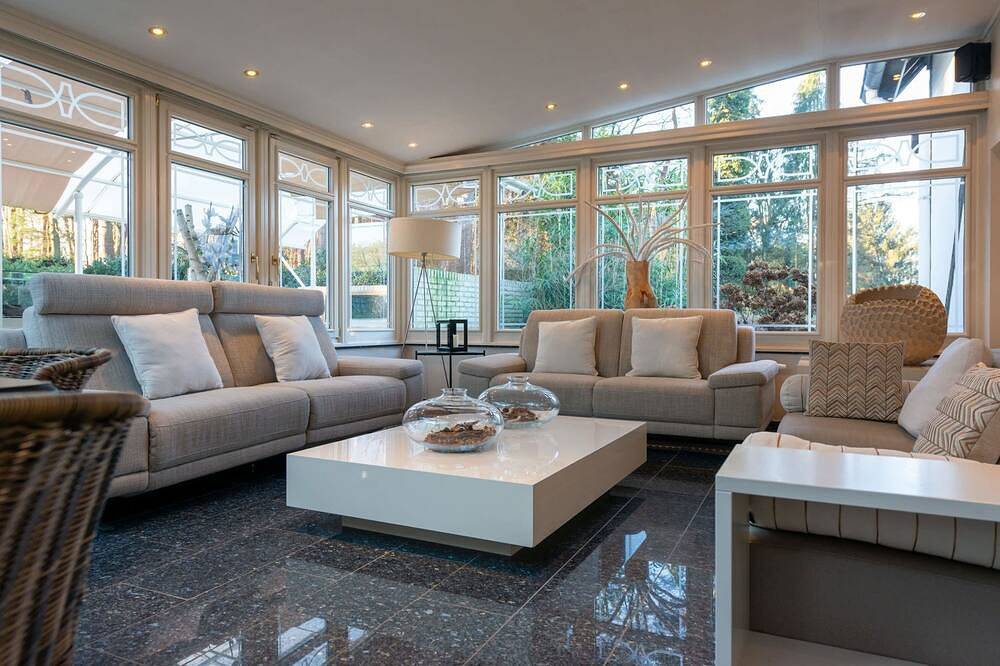 Luxe villa (12p) with pool in Houthalen, Houthalen-Helchteren