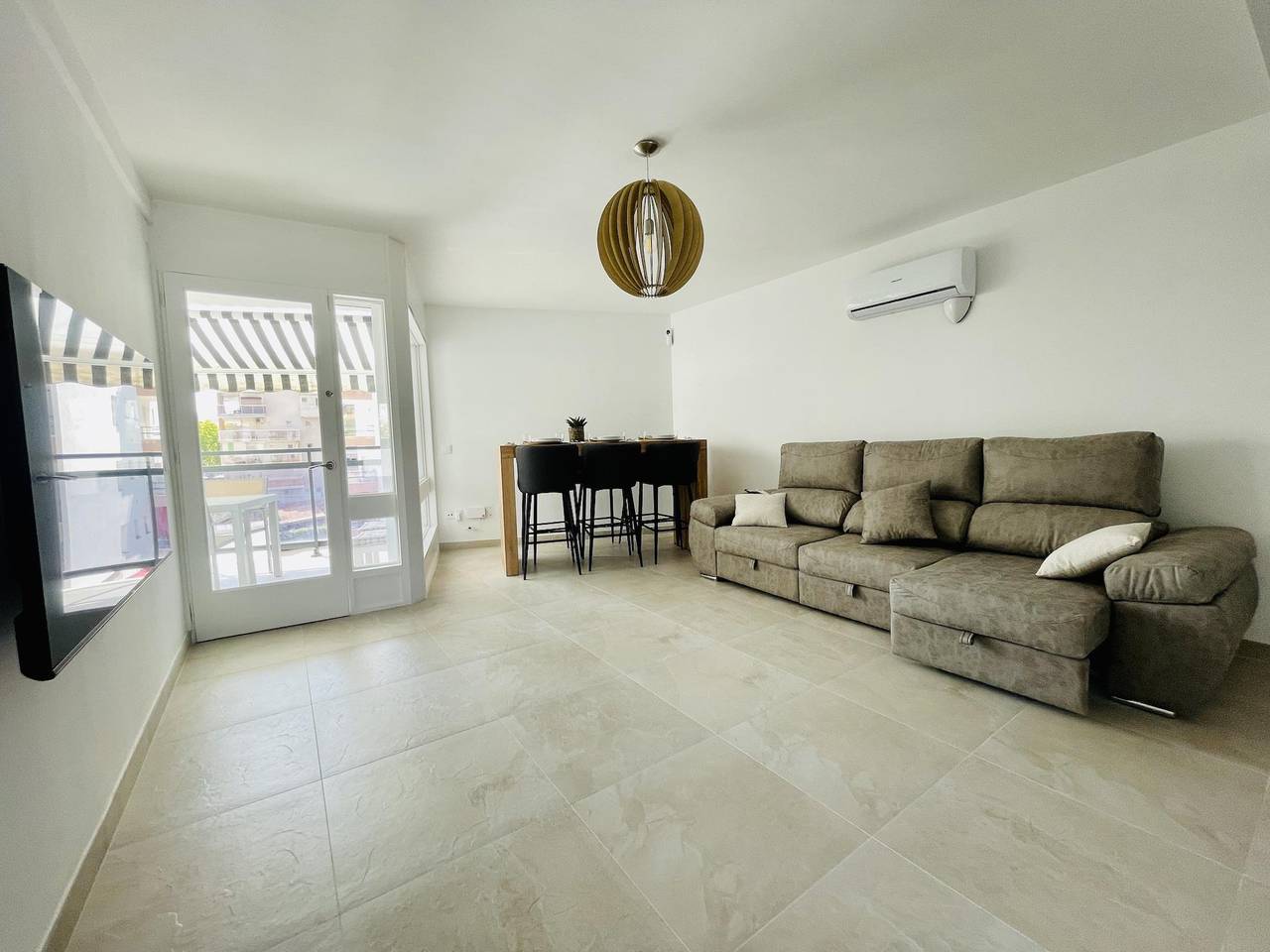 Entire holiday apartment, 160-Malta Luxe- Apartament de tres dormitoris. in Salou, Costa Dorada