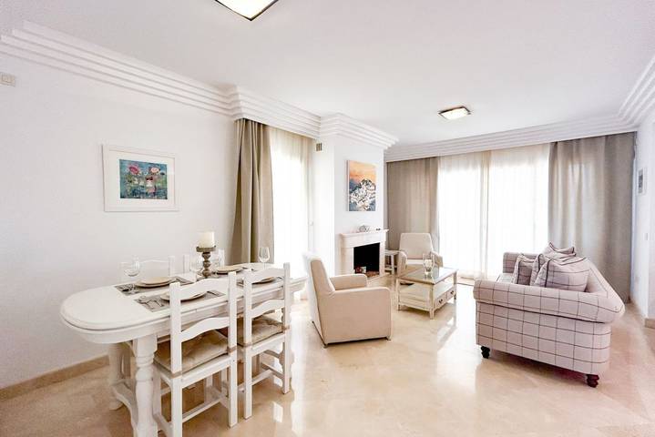 Chalet para 4 personas, con piscina además de vistas al mar y balcón/terraza en Costa del Sol Occidental - 3