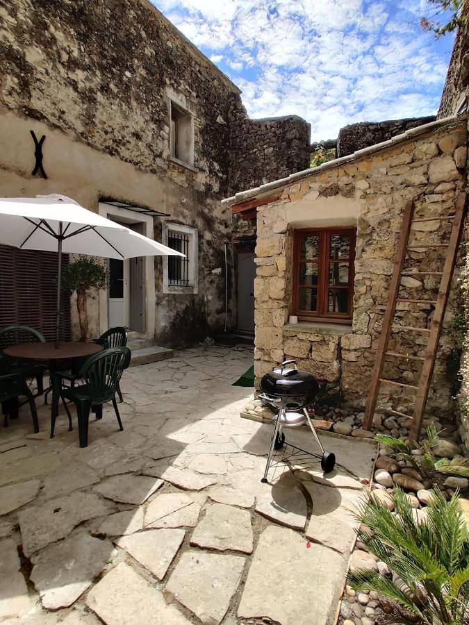 Passage 32 in Châteauneuf-du-Rhône, Région de nyons