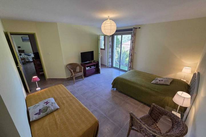 Gîte pour 6 personnes, avec Balcon et Jardin à Lasalle - 3