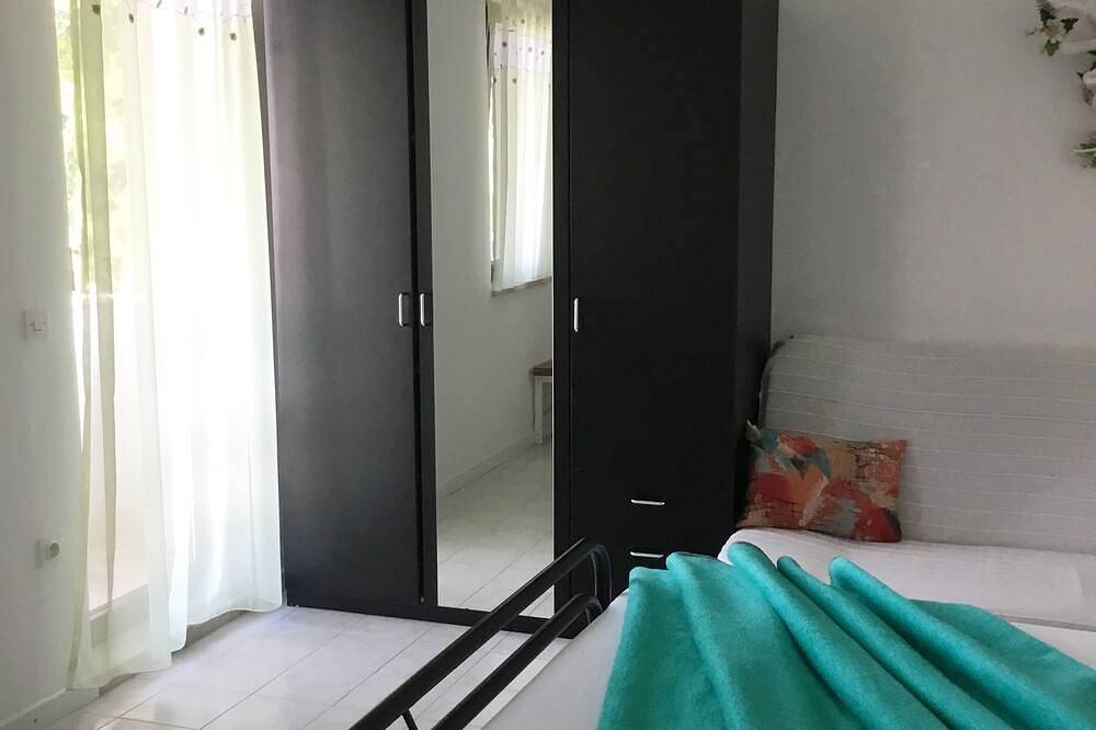 Entire apartment, Apartments Draga, (3018), Jelsa, Croatia in Jelsa, Hvar