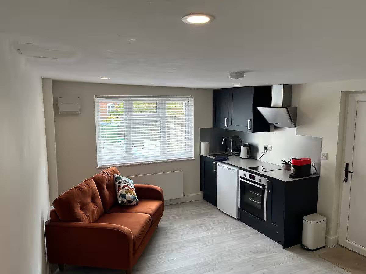 Entire studio, River Studio, Sleeps 2 with Parking & Dog Friendly in Fareham, Hampshire