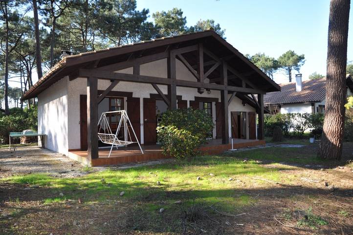 Villa for 6 people, with Terrace and Garden in Lacanau