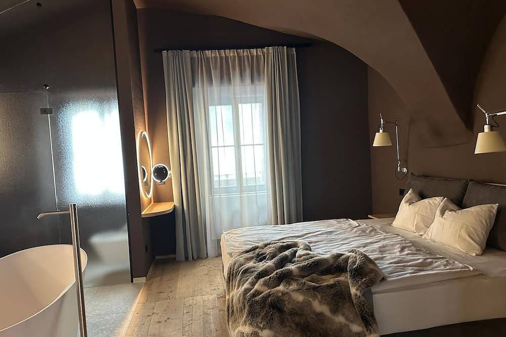 Entire apartment, La Maison 35-Lm2-The Luxury of Living and Relaxation in Brunico-Departure for the Dolomites in Bruneck, Eastern Dolomites
