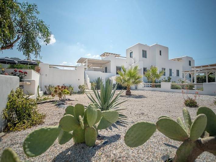 Holiday home for 12 people, with pool and garden as well as terrace - 1