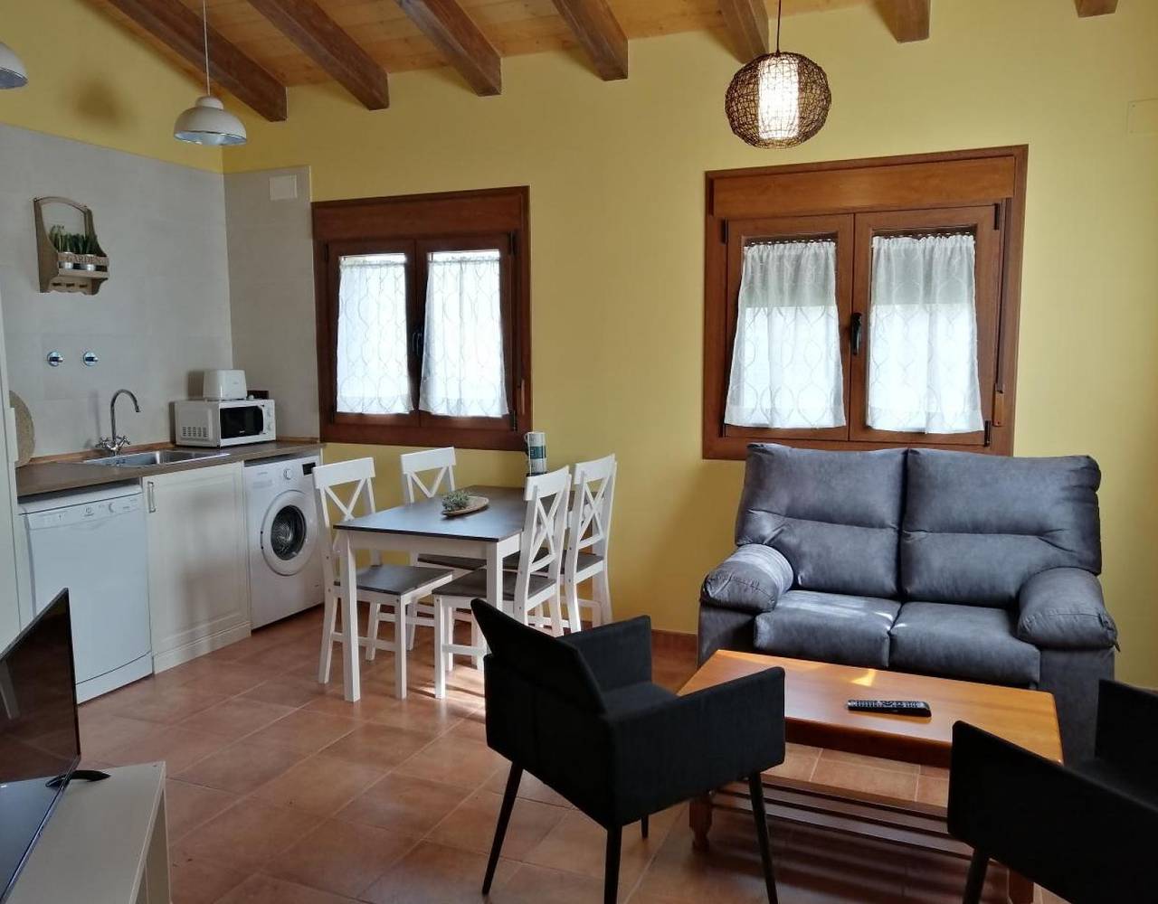 Maison de campagne "El Aterpe 4" avec vue sur les montagnes, jardin privé et Wi-Fi in Sotillo del Rincón, Province de Soria