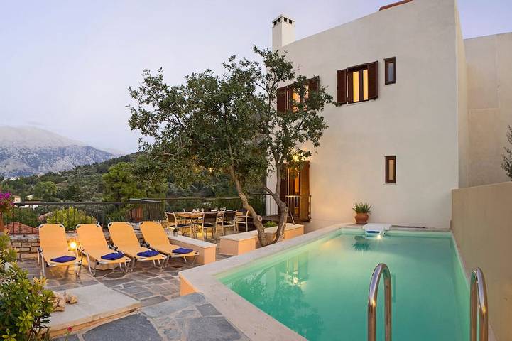 Villa für 17 Personen, mit Garten - 1