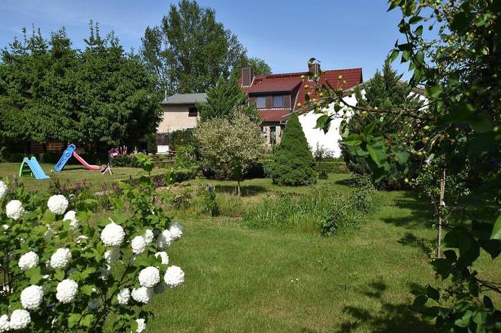 Ferienwohnung für 8 Personen, mit Garten in Blowatz