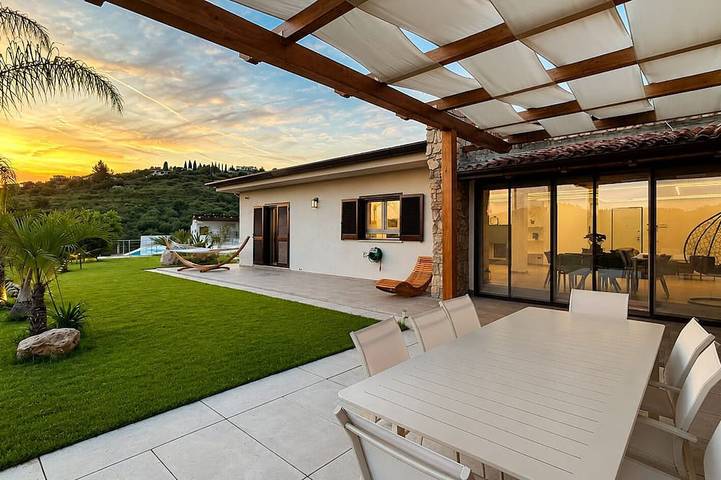 Casa vacanza per 7 persone, con giardino e piscina nonché idromassaggio - 1