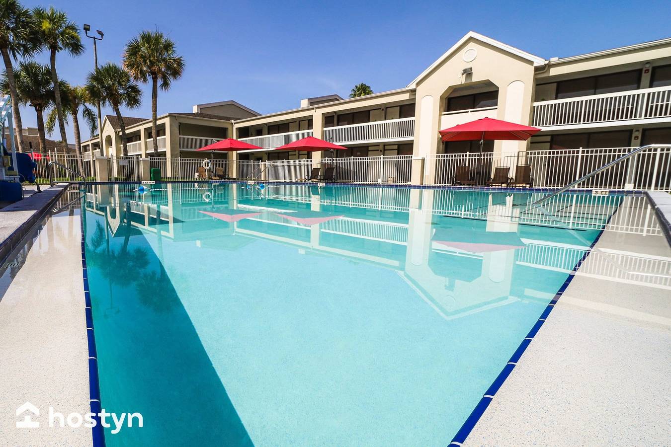 Entire apartment, Cozy Family Suite for 4 - Free Disney Shuttle in Osceola County