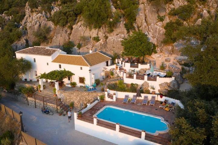 Apartamento de vacaciones para 4 personas, con vistas además de piscina y jardín - 1