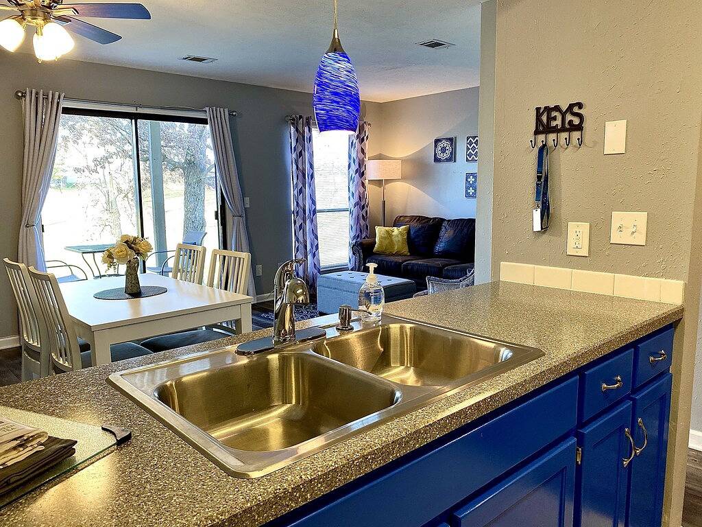 Ganze Wohnung, Indoor/Outdoor pools~<10 miles Silver Dollar City, & <5 miles to Table Rock lake in Table Rock Lake