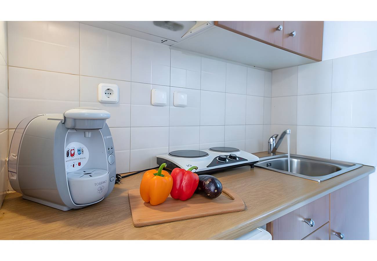 Estudio entero, Estudio 'Galateia' con terraza privada, Wi-Fi y aire acondicionado in Milo