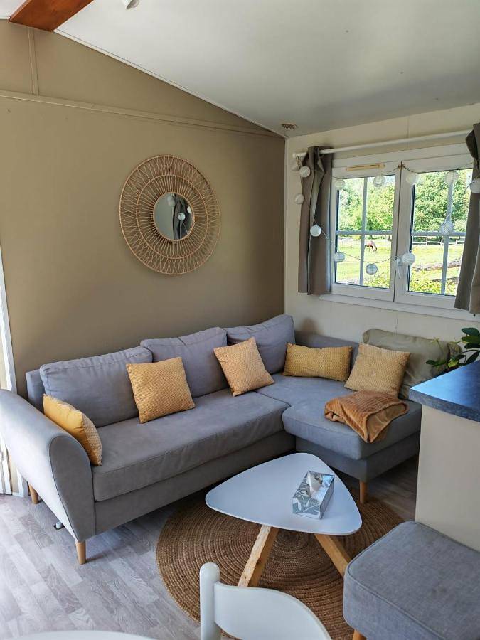 Two-Bedroom House in Guénin, Région de Pontivy