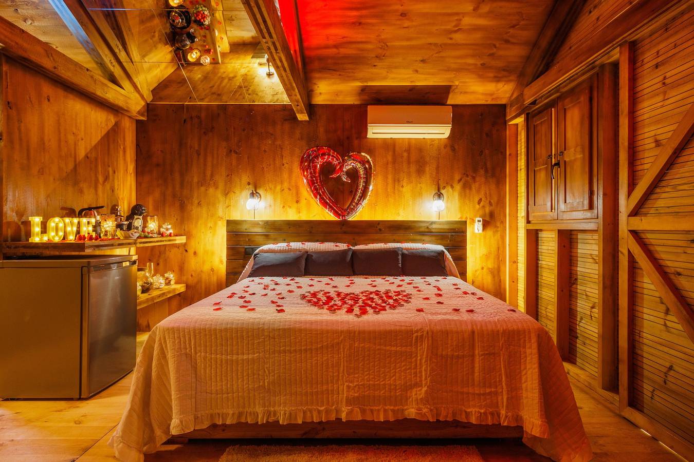 Cabaña El Refugio del Amor mit privater Terrasse, Wlan und Klimaanlage in Bollullos de la Mitación, Sevilla Provinz