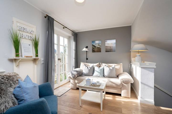 Ganze Wohnung, Gemütliche 3-Zimmer Wohnung - 4 Personen: Meerblick, Terrasse, Stellplatz, WLAN. in Rantum, Sylt (Gemeinde)