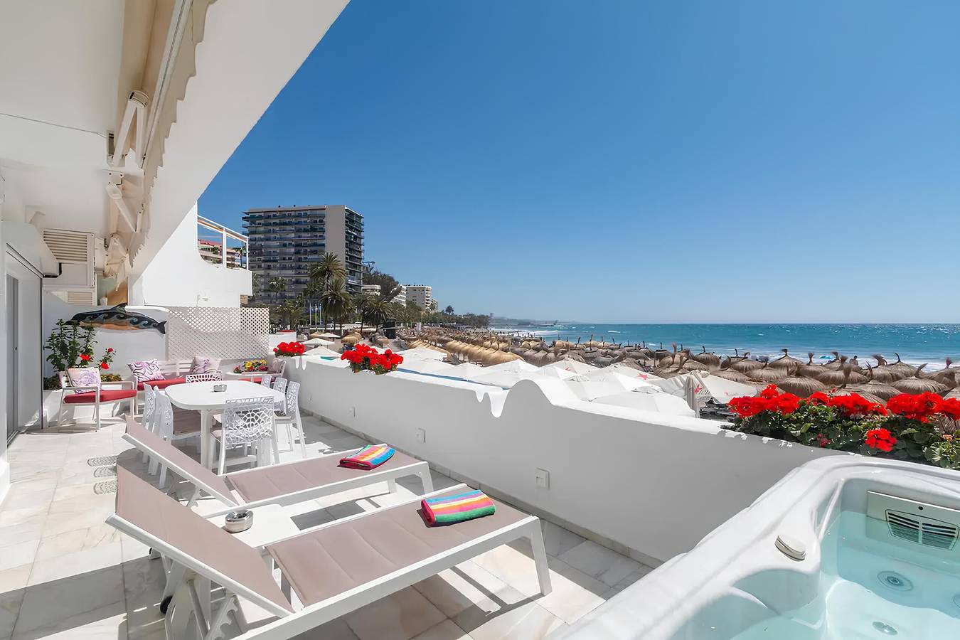 Vacation Rental for 8 Guests in Playa de la Venus, Marbella