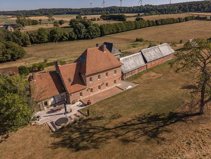 Location de vacances pour 15 personnes, avec Jacuzzi et Terrasse ainsi que Jardin et Vue à Avesnes-en-Bray
