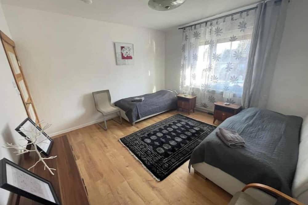 Ganze Wohnung, Ferienhaus in Finow-Eberswalde – Gemütlich & mit Garten in Finow, Eberswalde
