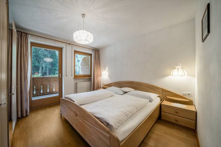 Entire apartment, Vacation Home "Maria Schneeglöcklein" with Mountain View, Balcony, Garden & Sauna in Capanne di Fuori, Moos in Passeier