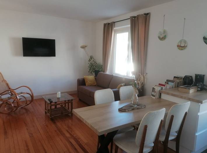 Gîte pour 4 personnes, avec jardin et balcon à Salles-Curan - 2