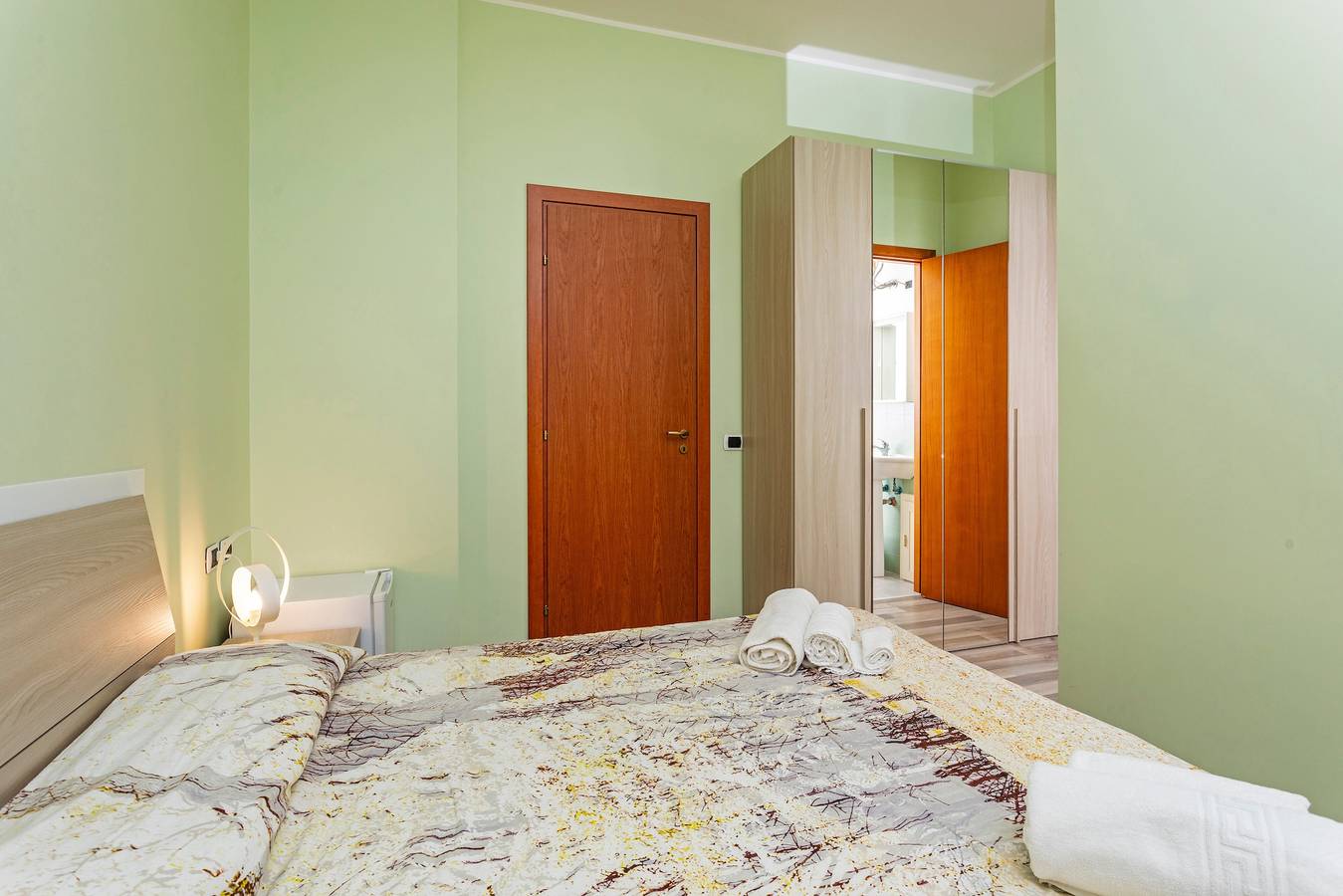 Kamer 'Seasidecity - Matrimoniale Verde' met gedeeld terras, draadloos internet en airconditioning, foto 8