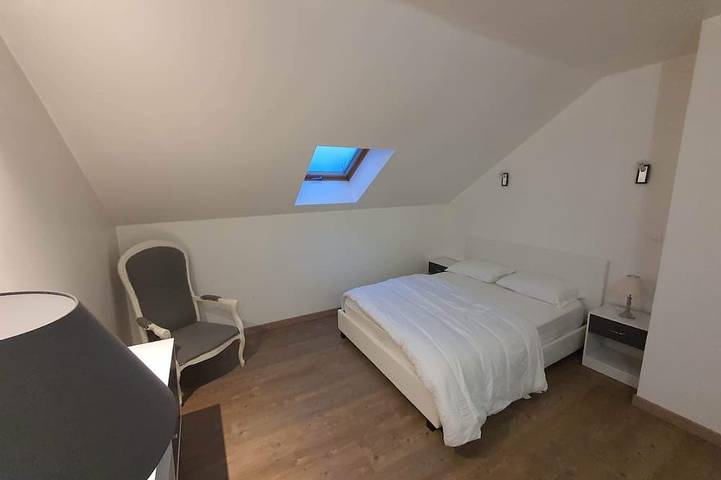 Gîte pour 8 personnes, avec jardin à Crux-la-Ville - 3